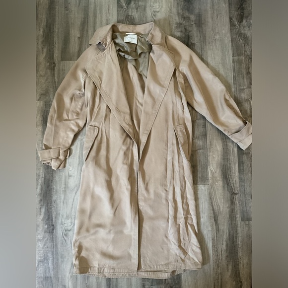 Aritzia Babaton Lawson Trench size Large - Picture 3 of 6